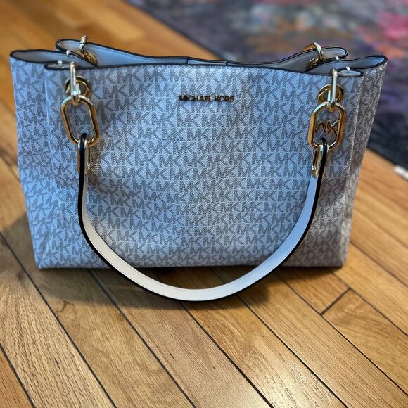 Michael Kors signature vanilla handbag - Picture 1 of 3